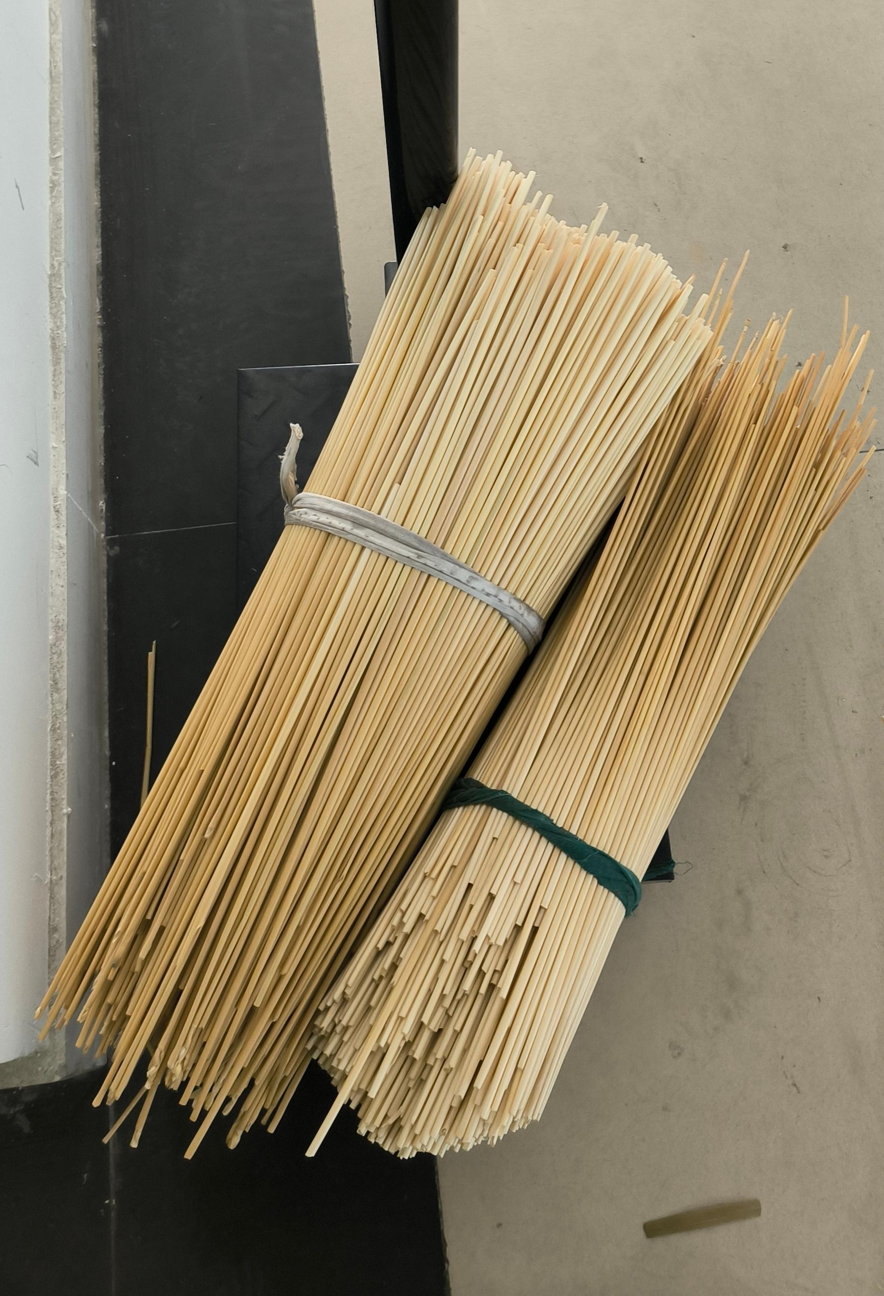 Raw color Straw